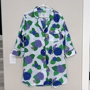Printfresh Sleep shirt in gorgeous hydrangea print. 100% Organic Cotton. Size M